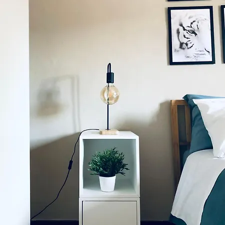 Caligaggio 18 - Charming On The Lakefront *