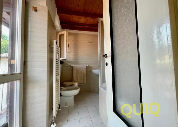 Caligaggio 18 - Charming On The Lakefront Apartment